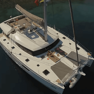 fountaine pajot ipanema 58 with sails down